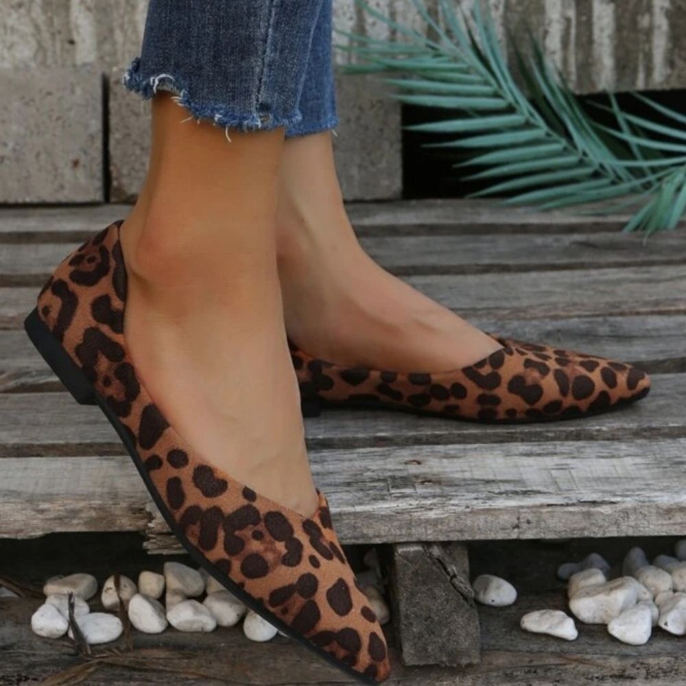 BRAND NEW REPORT MARLEY LEOPARD PATTERN POINT TOE FAUX SUEDE LOAFERS